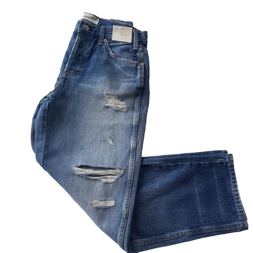 Universal Thread Boyfriend Jeans Women’s Size 2 Regular Distressed NWT